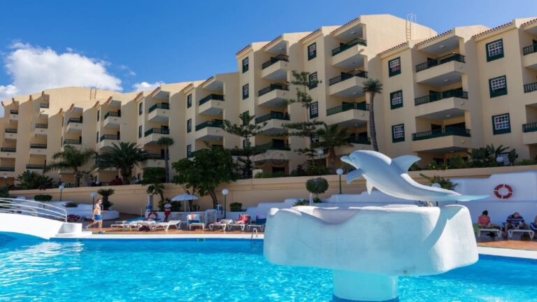 Luxury Living Redefined: Discover the Best Villas in Callao Salvaje
